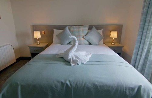 Woodstown Casa | The Saratoga Bar & Rooms