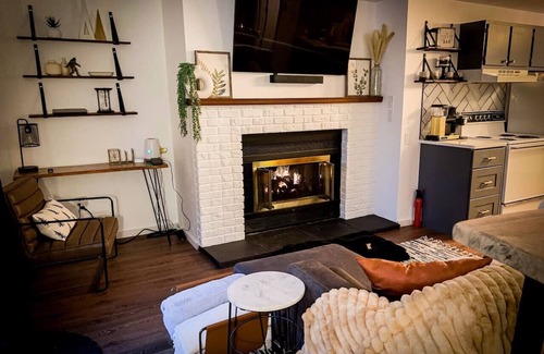 Mountain Cabina | The Sasquatch Shores Lake Front Cabin