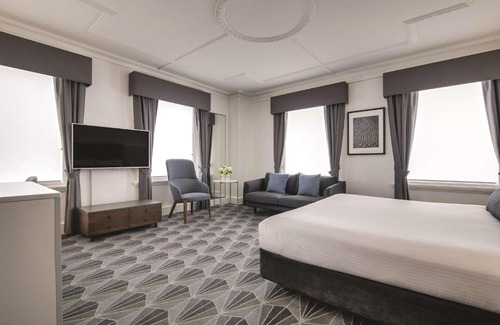 Melbourne Central Business District Hotel | The Savoy Hotel on Little Collins Melbourne