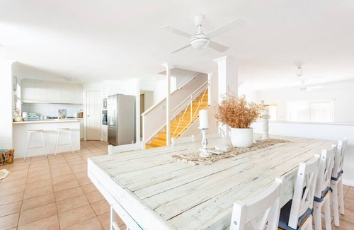 Scarborough Casa | The Scarborough Beach House - 500m from the Beach
