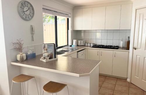 Scarborough Apartamento | The Scarborough Beach House - Walk to the beach!