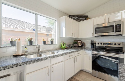 East Mesa Casa | The Scenic Saguaro - 3BD 2BA Home w/ Sunset Views in the Heart of Mesa