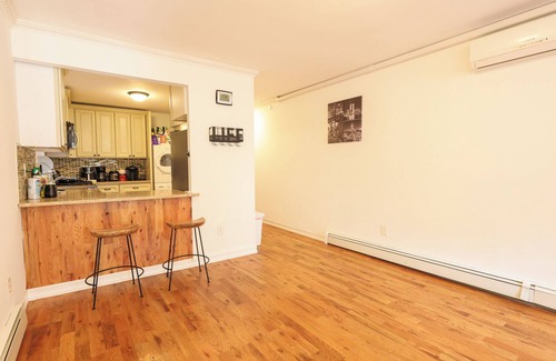 Crown Heights Casa | The Schenectady House - Unit 2 Executive Room 1-Bedroom/Private Bath