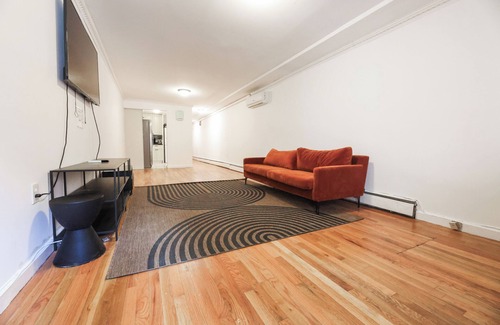 Crown Heights Casa | The Schenectady House - Unit 1 Standard Large Room/Shared Bath & Common Areas