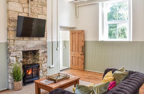 West Woodburn Casa | The School Rooms
