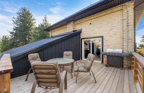 Kincardine Casa | The Schoolhouse Acre