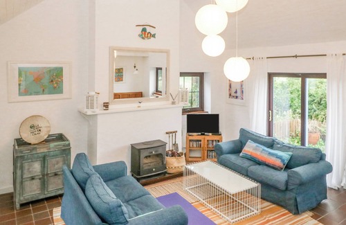 Goleen Cabaña | THE SCHOONER, family friendly, with open fire in Goleen, County Cork