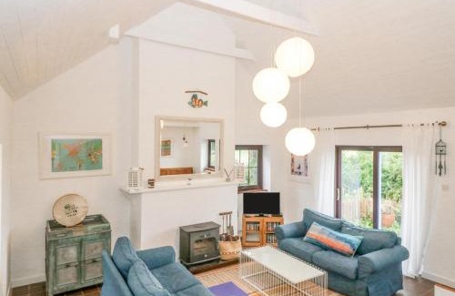 Goleen Casa | The Schooner