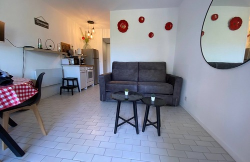 Montpellier Apartamento | The Sea and the Beach at the end of the garden 4-bed apartment with terrace and garden