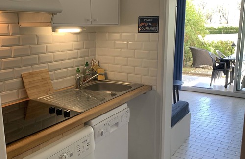 Montpellier Apartamento | The Sea and the Beach at the end of the garden 4-bed apartment with terrace and garden