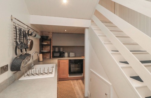 Saltburn-by-the-Sea Cabaña | THE SEA ESCAPE, pet friendly, with a garden in Saltburn-By-The-Sea