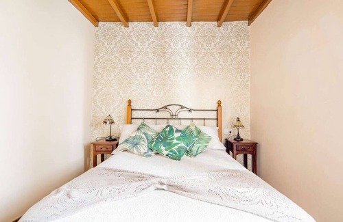 Corcubion Casa | The Sea in Lola. Sea views, terraces, garden, chill out and barbecue.