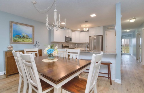 Long Beach Condominio | The Sea Pearl - Ocean Front Condo on Oak Island - Sleeps 9 - 3bed/2bath