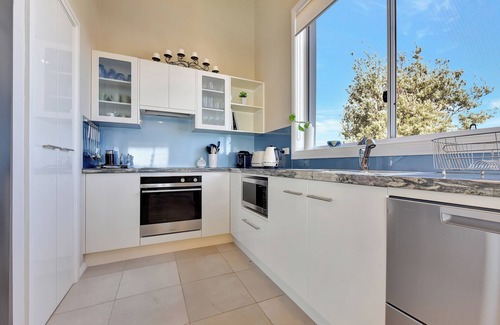 Swansea Heads Casa | The Sea Serenade - Minutes drive to Caves Beach