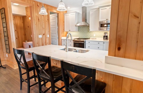 Historic Downtown Manteo Casa | The Seabiscuit* Walk to Festival Park & Downtown