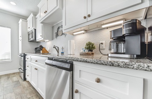 Matagorda Casa | THE SEAESTA SHACK-COLORADO RIVER-LIGHTED FISHING PIER-STARLINK WIFI-SLEEPS 9