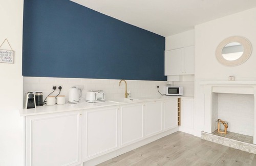 Sutton-on-Sea Cabaña | THE SEASIDE RETREAT, pet friendly, with a garden in Sutton-On-Sea