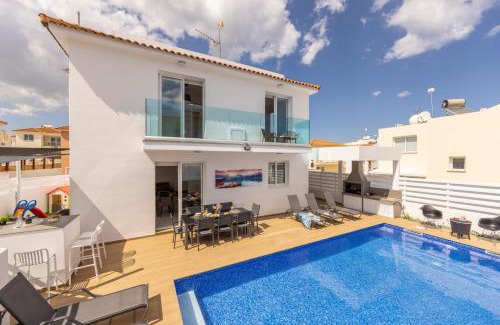 Pernera Casa | The Second Diamond Protara - 2' Walk to Beach