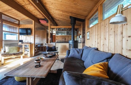 Capital Region Cabina | The Secret Cabin with hot tube close to the Blue Lagoon