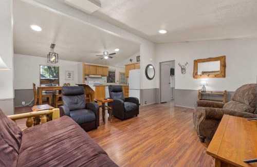 Kernville Casa | The Sequoia House
