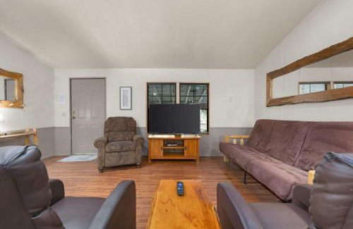 Kernville Casa | The Sequoia House