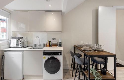 West Hendon Apartamento | The Serene City Zen - 1BR Sanctuary