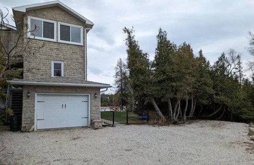 Northern Bruce Peninsula Cabina | The Serene Lakehouse