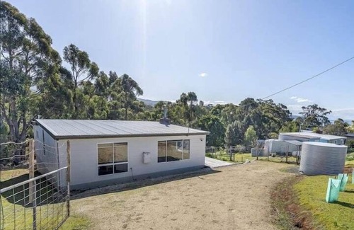 Adventure Bay Casa | The Shack on Francis