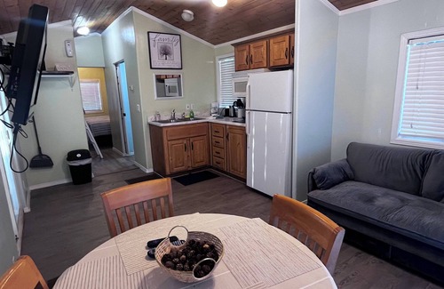 Harlingen Cabina | The Shady Oaks, with Pool Access!