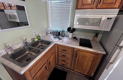 Harlingen Cabina | The Shady Oaks, with Pool Access!