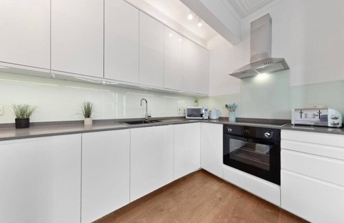 Prince's Apartamento | The Shard View of London on Terrace! 4 BedRoom Luxury Flat in Central London!