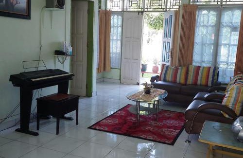 Padang Casa | the Sharpes Place. Open view,close to the city
