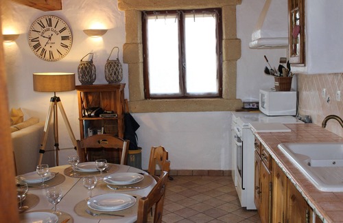 Mirabel-aux-Baronnies Casa | The shed in the olive trees, indoor heated swimming pool 5 minutes from Nyons