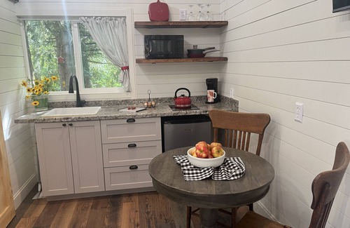 Newberg Cabaña | The Shed@LivelyFarm A tiny house on the edge of everything in Newberg.