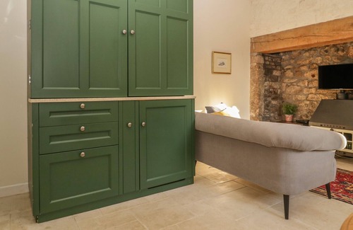 East Horrington Otro | THE SHEEP SHACK, pet friendly, with a garden in Shepton Mallet