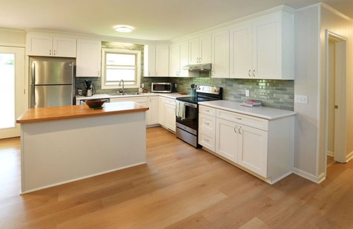 Elk Creek Cabaña | The Sheep Fold: Remodeled cottage and 6 stall horse barn on working sheep farm!