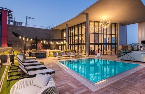 East Village Apartamento | The Shift-bedroom apartment in charming San Diego with fitness room, WiFi