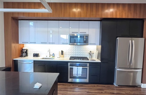 East Village Apartamento | The Shift: Cozy 1BR Apartment with WiFi & AC in Downtown San Diego