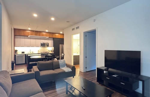 East Village Apartamento | The Shift – Designer 1BRs with rooftop pool, gym, and quartz interiors.