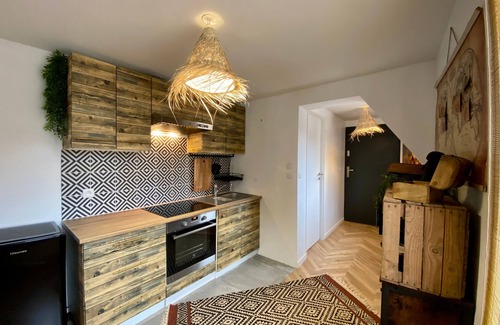 Villeneuve-sur-Yonne Apartamento | THE SHIPPING Downtown - Netflix - BEST KEYS