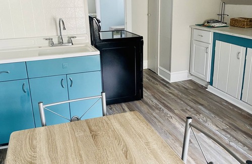 North Wildwood Casa | The Shore Shack - Adorable, Cozy, 2 Bed N Wildwood! Dog Friendly! 2nd floor unit