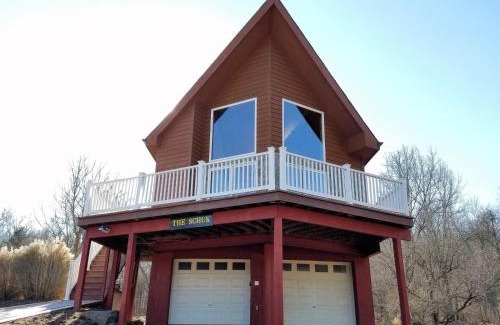 Luray Casa | The Shuck- Christophers Riverside Cabin