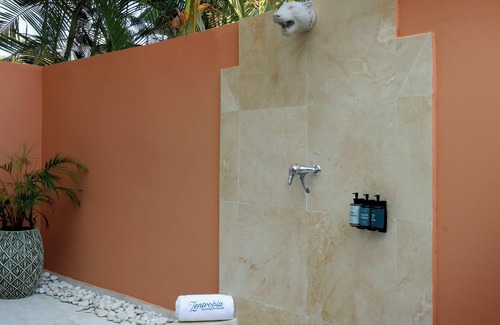 Lucea Complejo | The Signature Level At Grand Palladium Lady Hamilton Resort & Spa