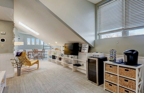 Lake Geneva Apartamento | The Silo at The Hayloft |Historic Home |Pool |Gym |Pool Table |Near Lake, Pumpkin Patch & Winterfest