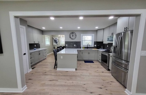 Church Street Casa | The Silver Stone w/ Covered Patio, Outdoor Kitchen and Amazing Game Area