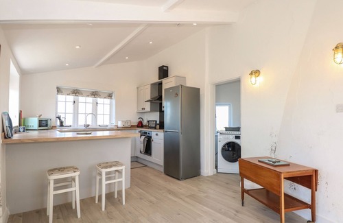 Tilney Fen End Cabaña | THE SIR PETER SCOTT LIGHTHOUSE, pet friendly in Sutton Bridge