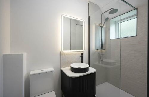 Adamsdown Apartamento | The Sixty Aparthotel - Central Cardiff Apartment with Parking