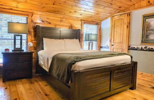Townsend Casa | The Skinners Cabin Hot Tub Fireplace Grill