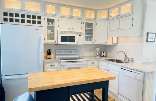 Holden Beach Condominio | The Skipper - Great 2nd Row Condo with Close Beach Access!