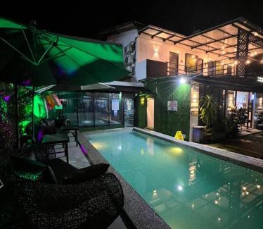 Teluk Cempedak Hotel | The sky inn
